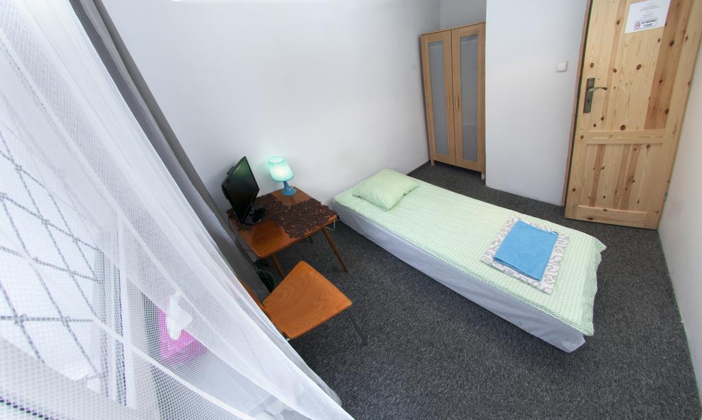 Wierzbno Hostel Варшава Екстер'єр фото